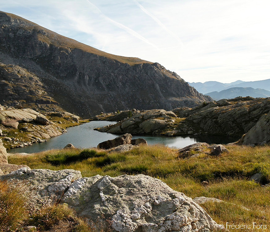 Lac d'altitude dans le massif du Mercantour / © F. Fons